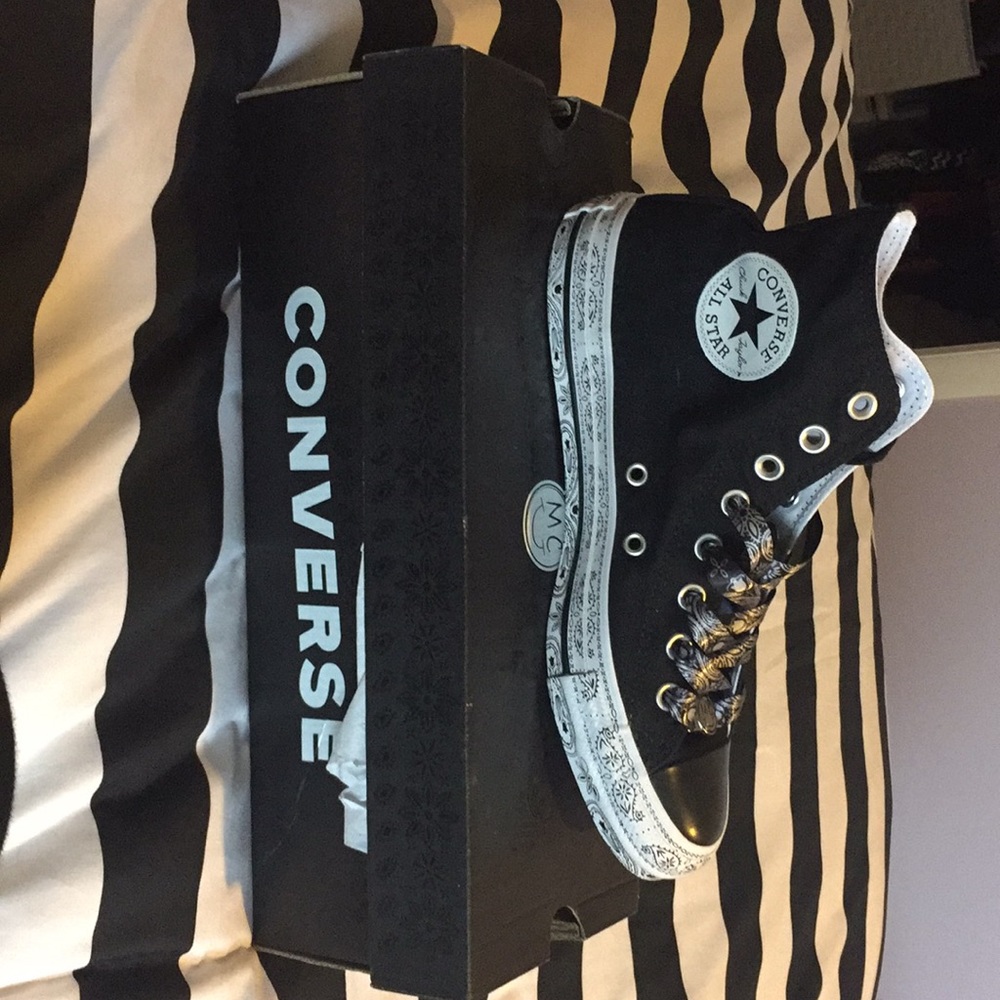 NEW converse Miley Cyrus